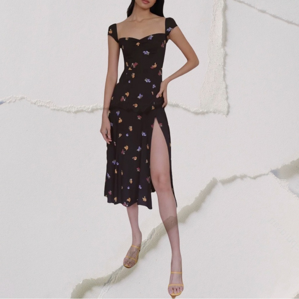Elegant Black Floral Dress - Picture 4 of 4